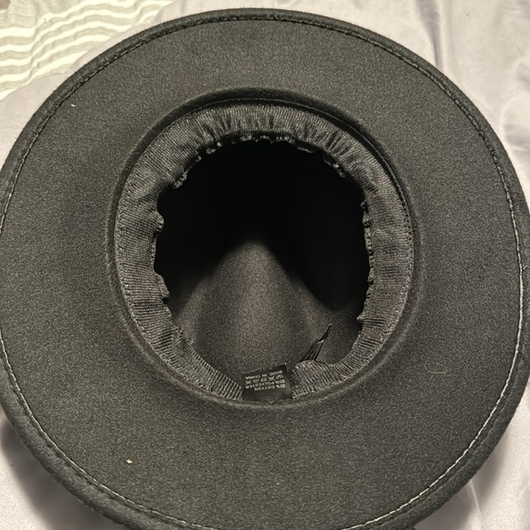 Hat - Picture 3 of 4